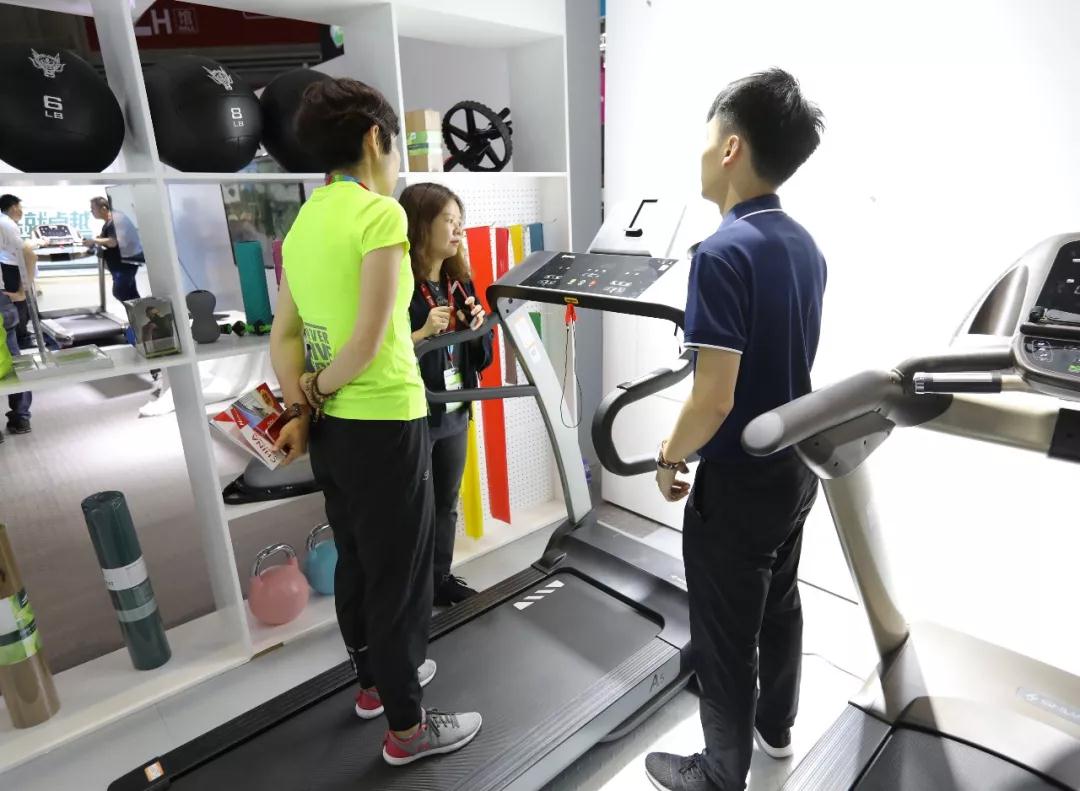 健身器材-mk体育阿里语音智能A5跑步机